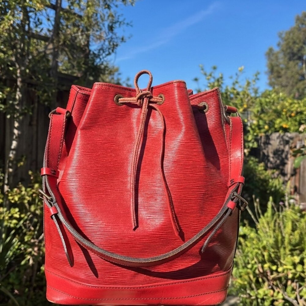 Authentic Louis Vuitton Red Neo Shoulder EPI RED